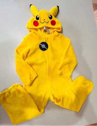Se vende Original Disfraz Pokemon Talla 4-6 años