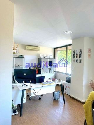 Oficina en alquiler en Los Remedios en Sevilla