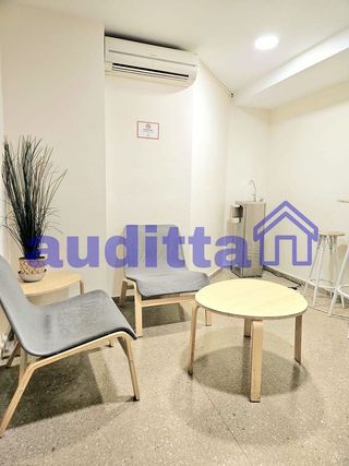 Oficina en alquiler en Los Remedios en Sevilla