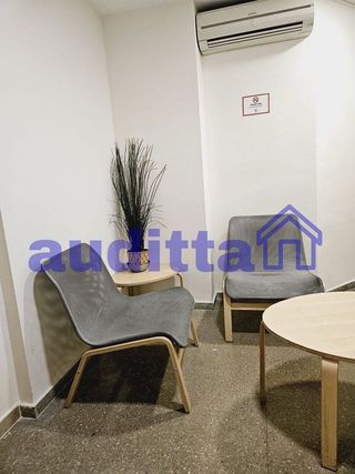 Oficina en alquiler en Los Remedios en Sevilla