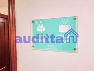 Oficina en alquiler en Los Remedios en Sevilla