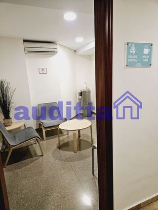 Oficina en alquiler en Los Remedios en Sevilla