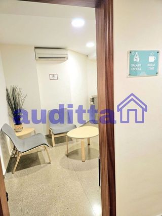 Oficina en alquiler en Los Remedios en Sevilla