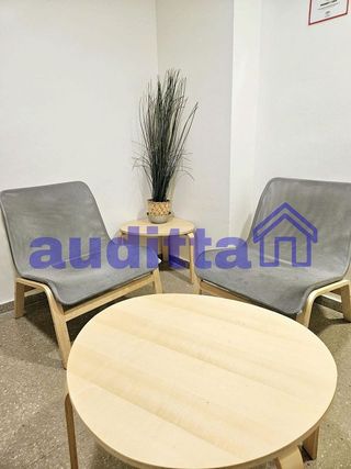 Oficina en alquiler en Los Remedios en Sevilla