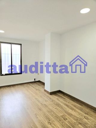 Oficina en alquiler en Los Remedios en Sevilla