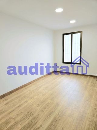 Oficina en alquiler en Los Remedios en Sevilla