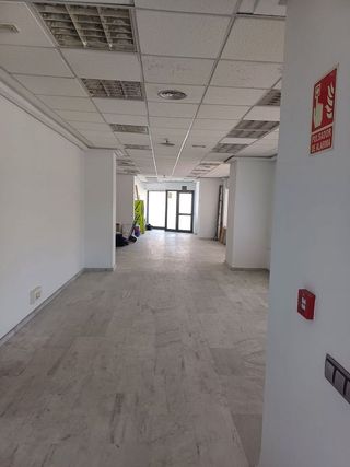 Oficina en alquiler en El Pla del Remei en Valencia