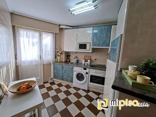 Piso en alquiler en Centro en Laredo