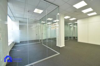 Local comercial en alquiler en Milán - Pumarín - Teatinos en Oviedo