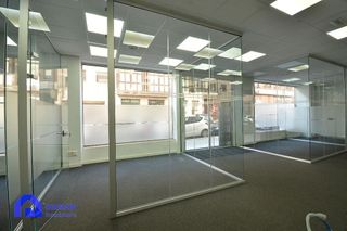 Local comercial en alquiler en Milán - Pumarín - Teatinos en Oviedo