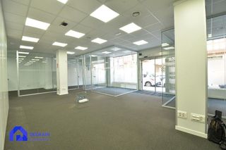 Local comercial en alquiler en Milán - Pumarín - Teatinos en Oviedo