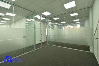 Local comercial en alquiler en Milán - Pumarín - Teatinos en Oviedo