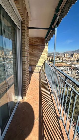 Piso en alquiler en Polígono Cartuja – La Paz en Granada