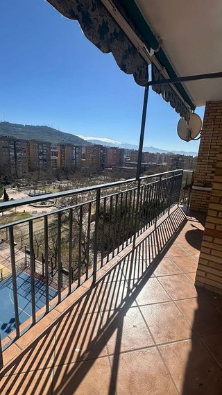 Piso en alquiler en Polígono Cartuja – La Paz en Granada