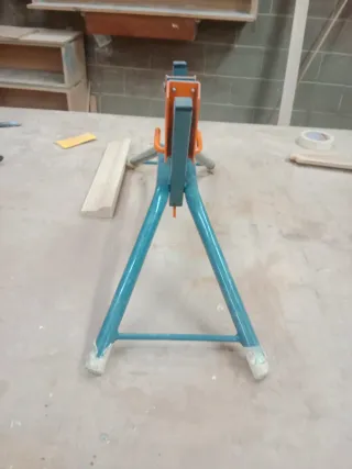 Caballete metálico para puertas/tableros