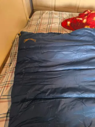 Saco de dormir azul y naranja grande Se abre todo