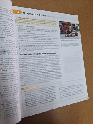 Economía. 2 Bachillerato. Savia (Spanish Edition)