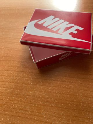 Pegatinas Nike con caja