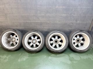 Llantas BMW E46 17' con neumáticos.