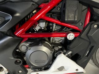 Benelli BN251 Naked Blanca y Roja