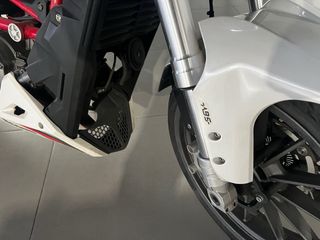 Benelli BN251 Naked Blanca y Roja