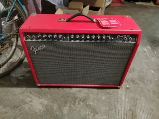 Fender Champion 100 amplificatore rosso