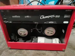 Fender Champion 100 amplificatore rosso