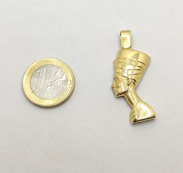 Colgante Nefertiti de oro de 18k, 8.47 g.