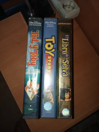 Lote 3 VHS Disney Clásicos: Tod y Toby, Toy Story,