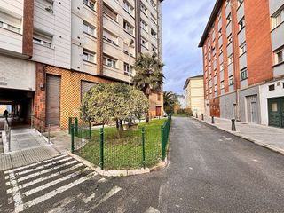 Local comercial en venta en Natahoyo en Gijón
