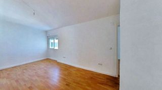 Piso en venta en Parque Victoria Eugenia en Málaga