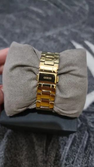 Reloj Guess Dorado Mujer