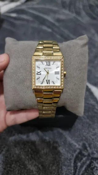 Reloj Guess Dorado Mujer