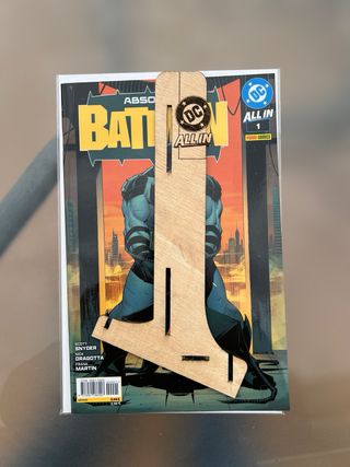 Expositor de Cómics Absolute Batman (DC)