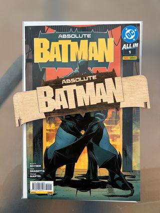 Expositor de Cómics Absolute Batman (DC)