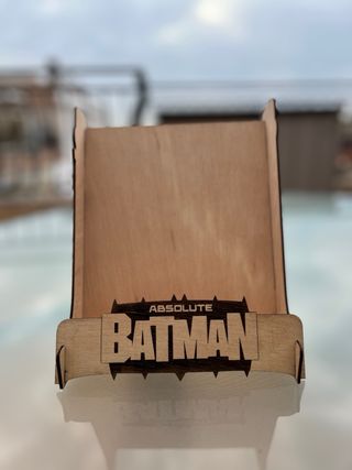 Expositor de Cómics Absolute Batman (DC)