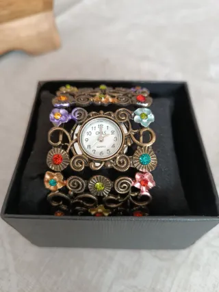 Reloj Brazalete Dorado Multicolor Flores