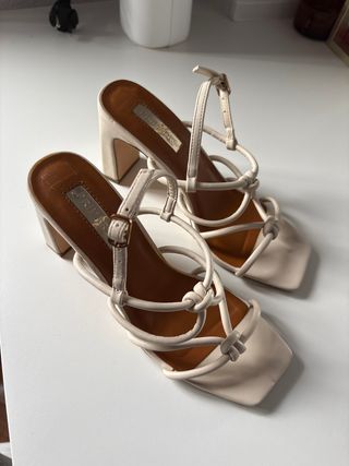 Sandalias Beige Tacón Ancho Primark