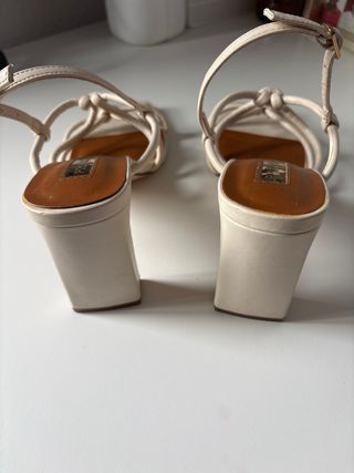 Sandalias Beige Tacón Ancho Primark