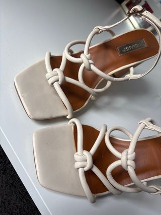 Sandalias Beige Tacón Ancho Primark
