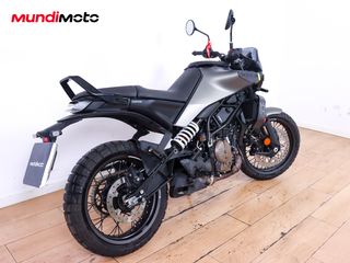 HUSQVARNA SVARTPILEN 125 ABS