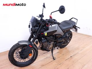 HUSQVARNA SVARTPILEN 125 ABS