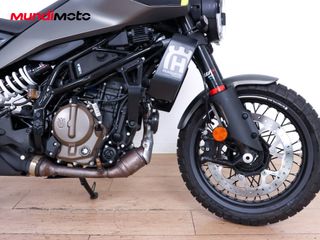 HUSQVARNA SVARTPILEN 125 ABS