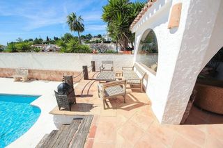 Chalet en alquiler en Zona el Higuerón en Benalmádena