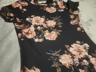 Vestido floral cuello redondo