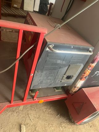 Remolque refrigerado para catering y eventos.