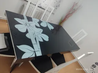 Mesa de cristal con 6 sillas