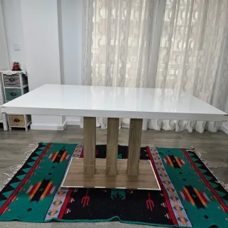 Mesa de comedor blanca rectangular