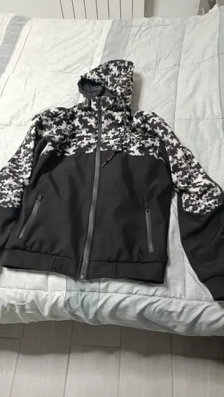 Chaqueta de moto con capucha