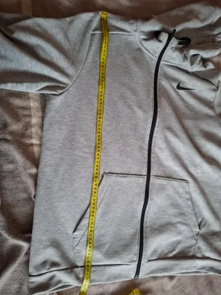 Sudadera Nike Gris con Cremallera y Capucha